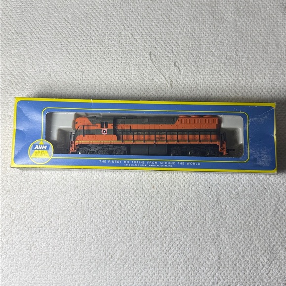 AHM Great Northern HO Scale Diesel Locomotive Train (New) - Picture 2 of 2